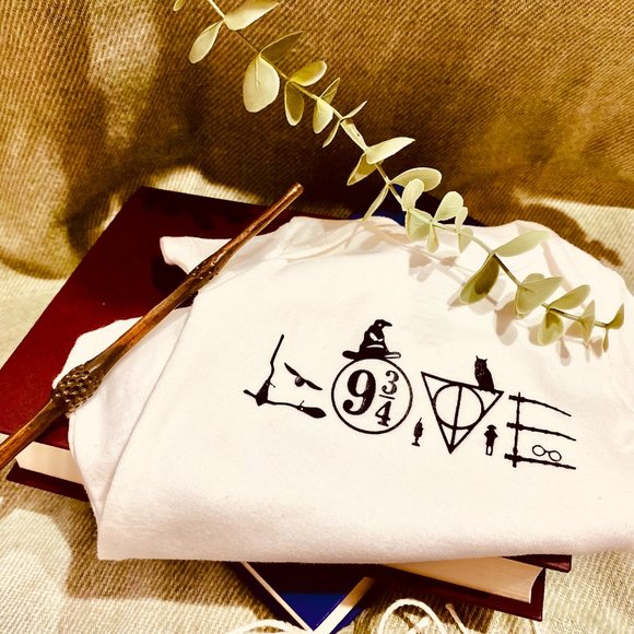 *NEW* Baby Onesie - Love - Harry Potter Theme - White, 100% Cotton - Picture 3 of 5